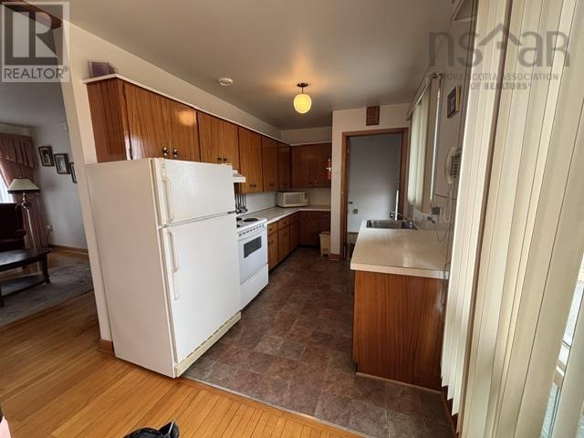 3339 Emerlad Street, New Waterford, Nova Scotia  B1H 1H7 - Photo 9 - 202607712