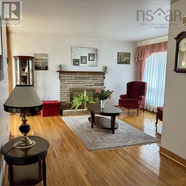 3339 Emerlad Street, New Waterford, Nova Scotia  B1H 1H7 - Photo 13 - 202607712