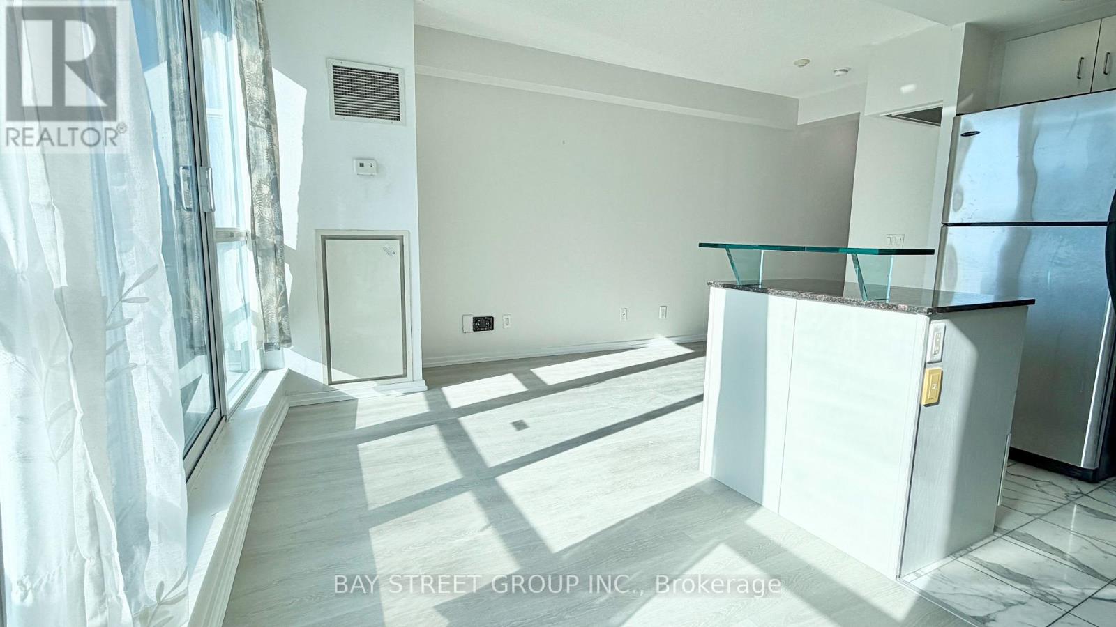 604 - 218 Queens Quay W, Toronto, Ontario  M5J 2Y6 - Photo 16 - C12730154