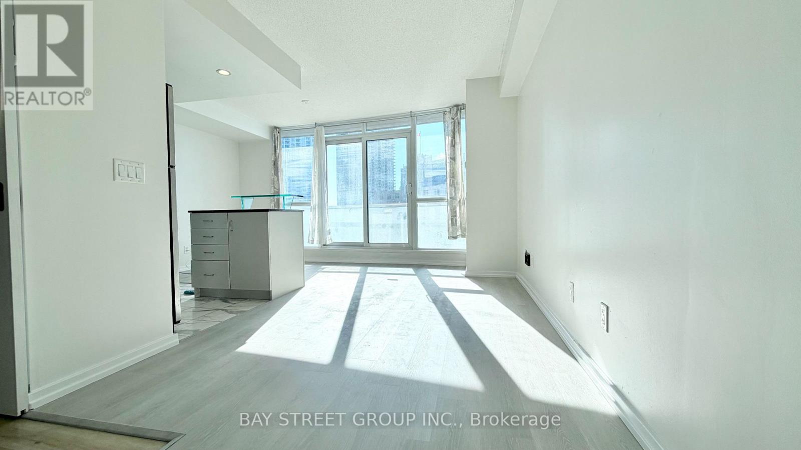 604 - 218 Queens Quay W, Toronto, Ontario  M5J 2Y6 - Photo 14 - C12730154