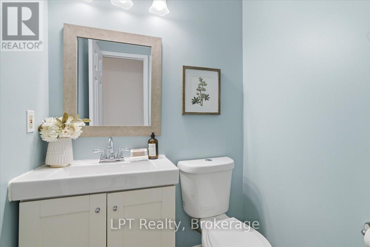 831 Lavis Street, Oshawa, Ontario  L1K 1W8 - Photo 7 - E13010696