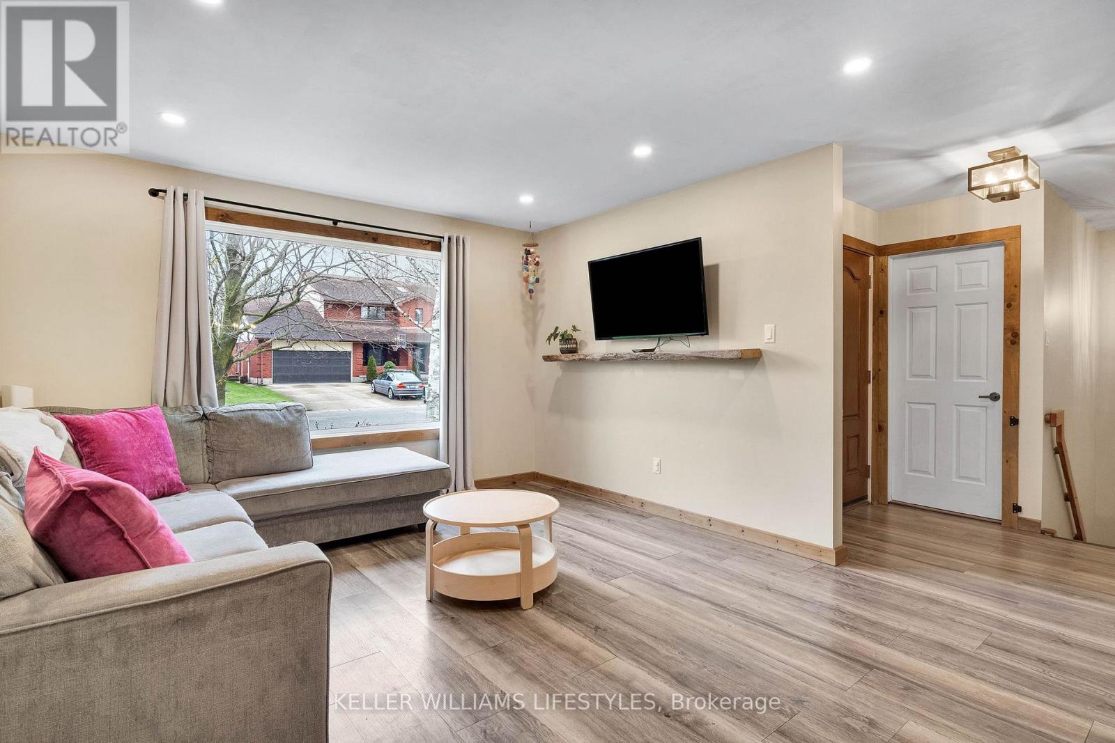 7 Locke Heights, Strathroy-Caradoc, Ontario  N7G 3X1 - Photo 8 - X13010714