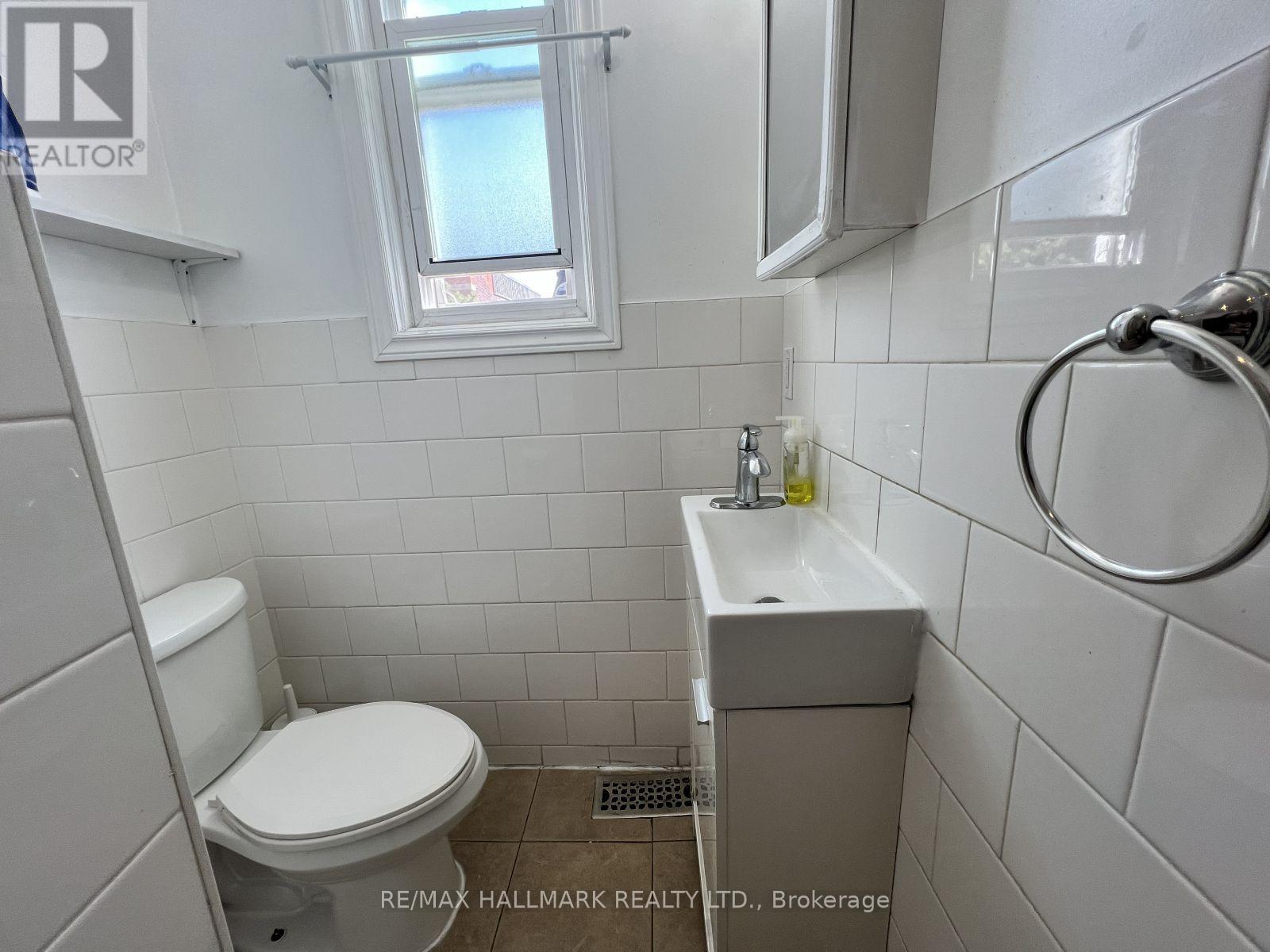 2 - 374 Dundas Street E, Toronto, Ontario  M5A 2A3 - Photo 9 - C13010712