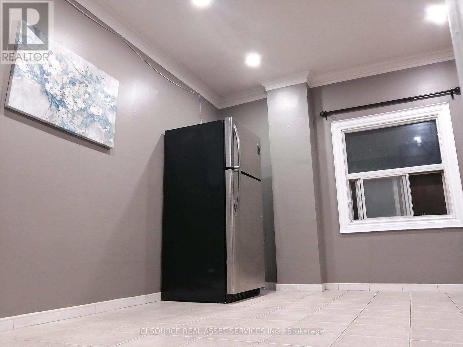 Main Fl - 574 Dovercourt Road, Toronto, Ontario  M6H 2W6 - Photo 9 - C13010730