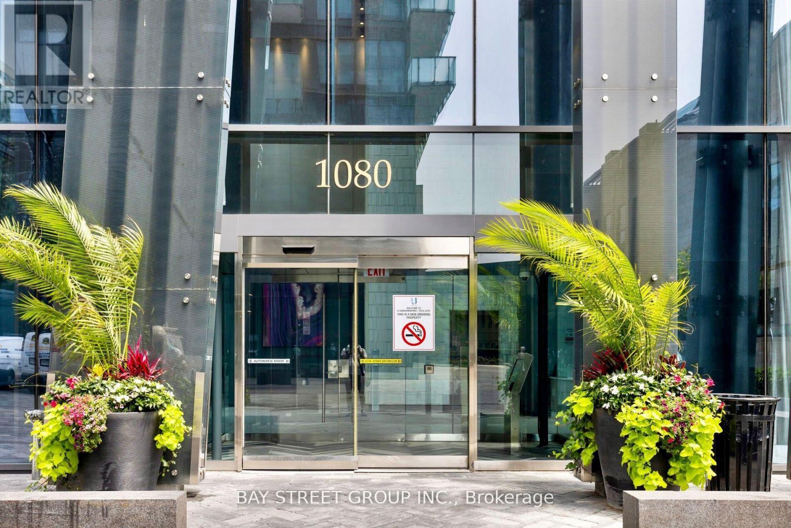 2811 - 1080 Bay Street, Toronto, Ontario  M5S 0A5 - Photo 1 - C13010734