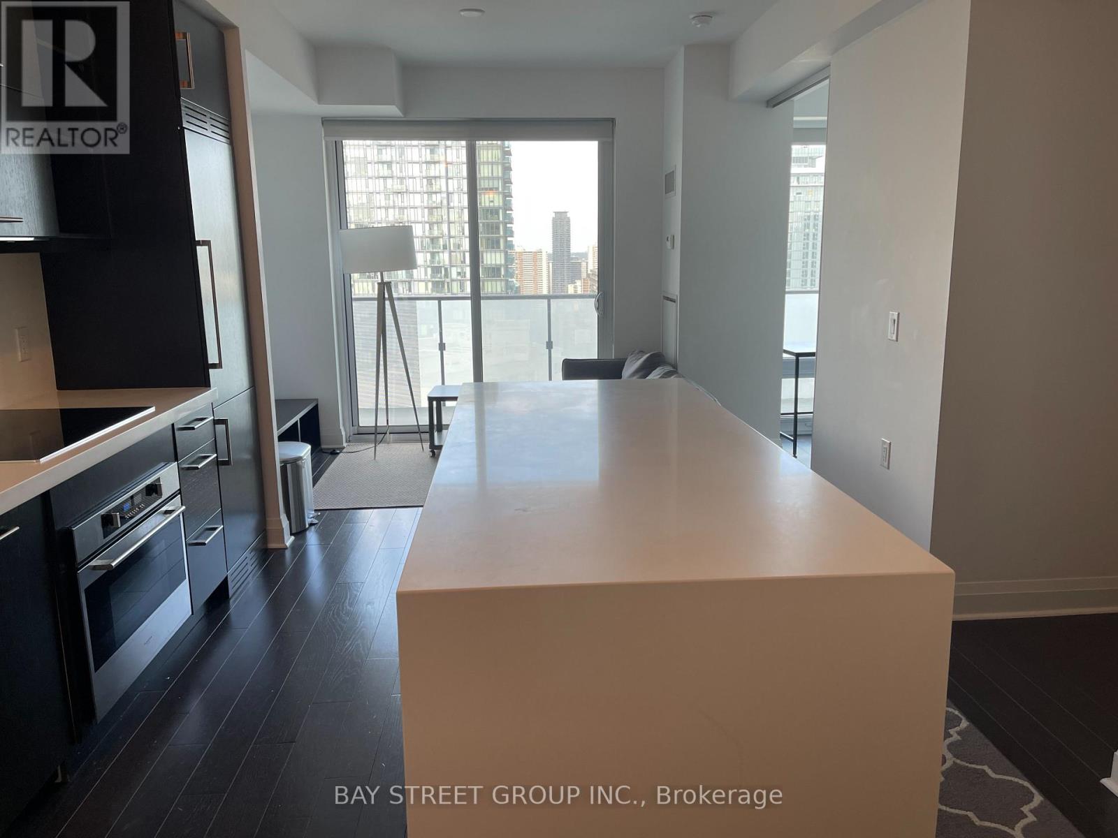 2811 - 1080 Bay Street, Toronto, Ontario  M5S 0A5 - Photo 2 - C13010734