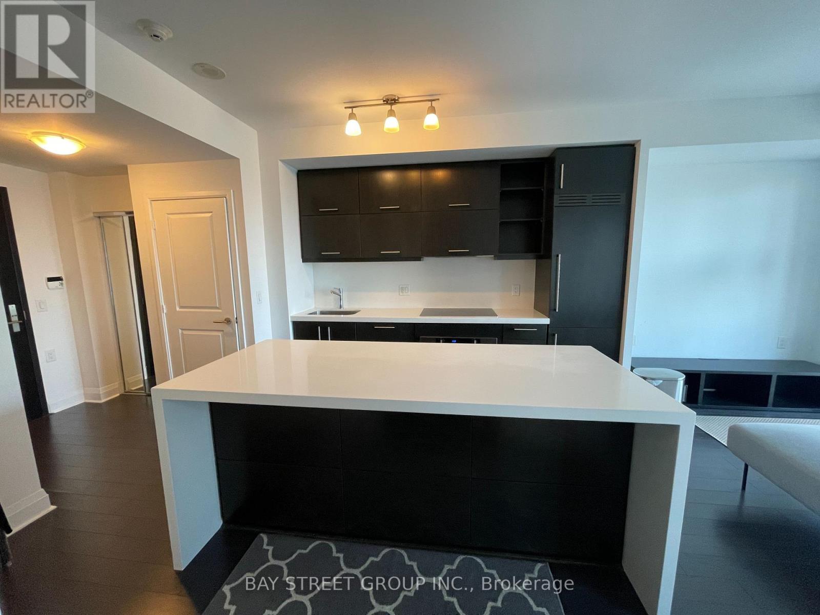 2811 - 1080 Bay Street, Toronto, Ontario  M5S 0A5 - Photo 4 - C13010734