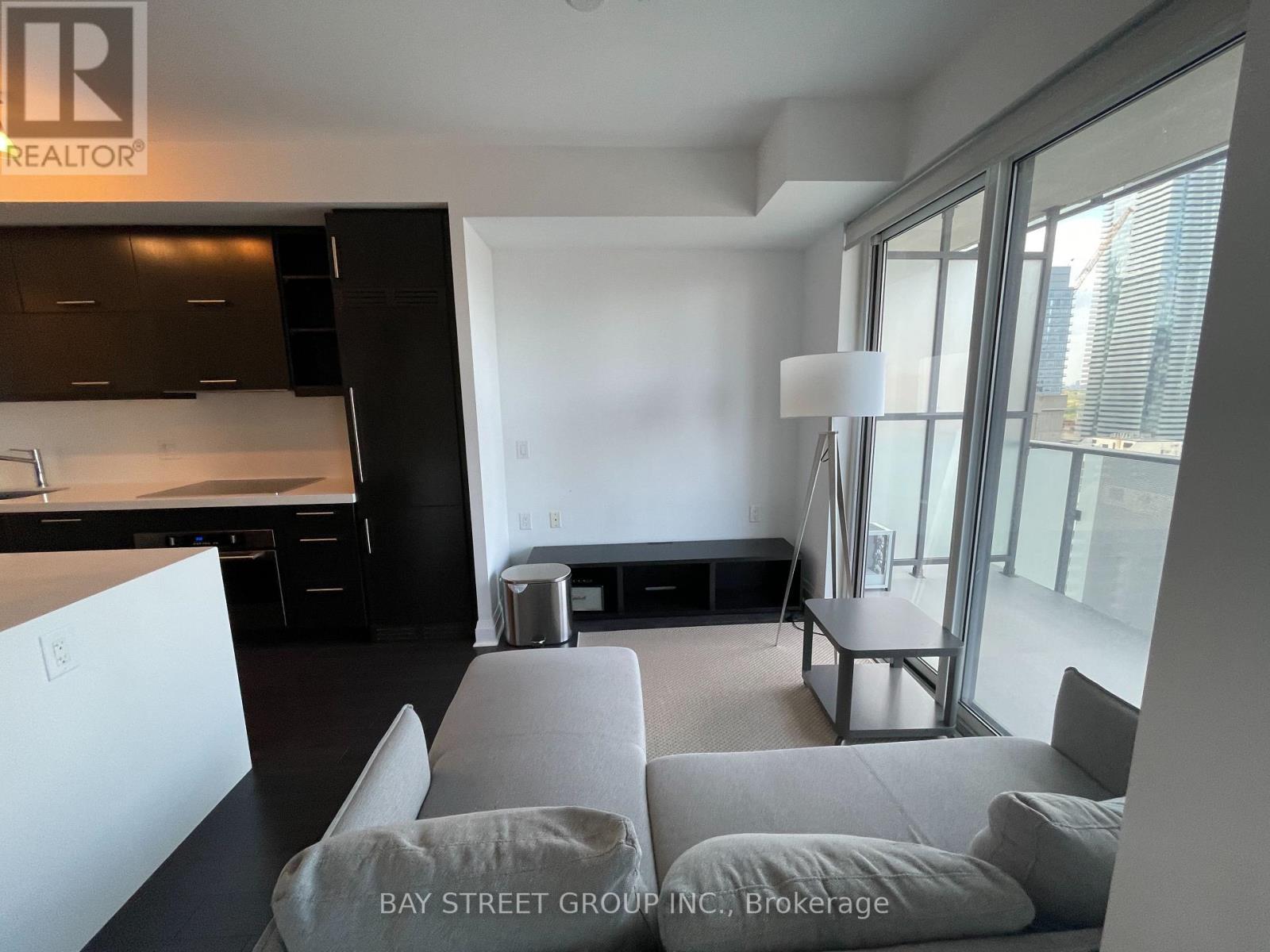 2811 - 1080 Bay Street, Toronto, Ontario  M5S 0A5 - Photo 5 - C13010734