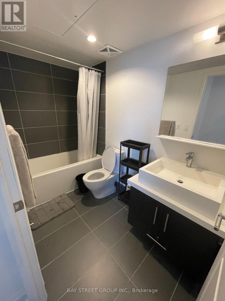 2811 - 1080 Bay Street, Toronto, Ontario  M5S 0A5 - Photo 9 - C13010734