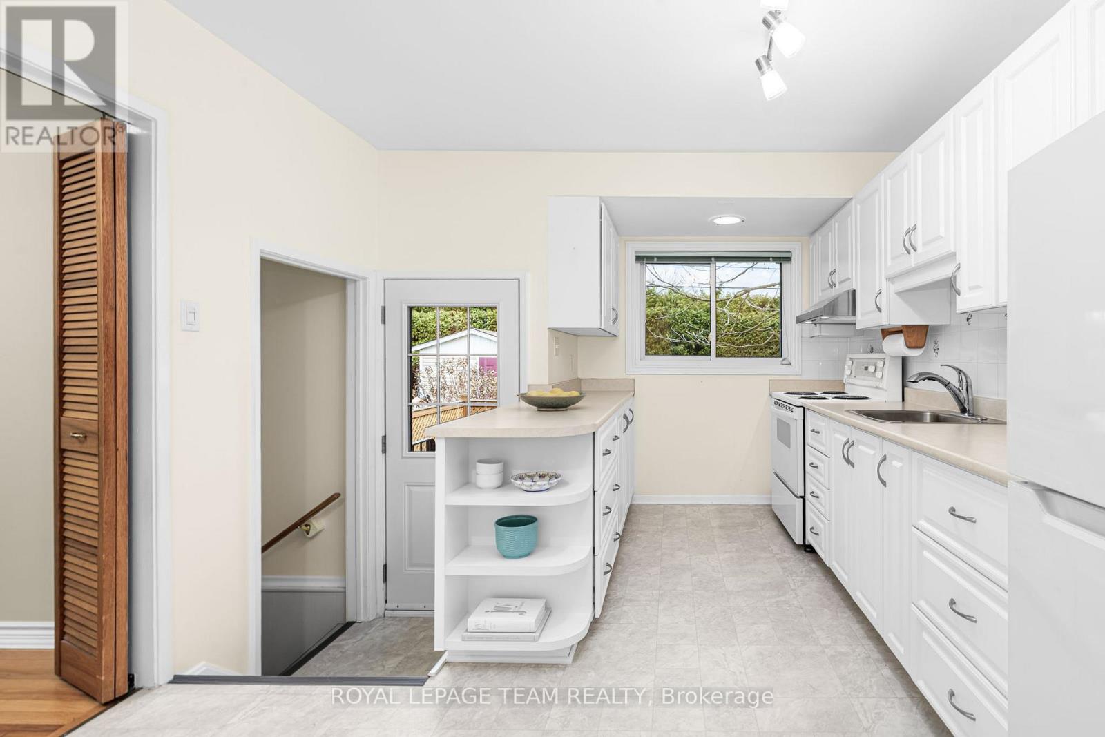 30 Elmsley Crescent, Ottawa, Ontario  K2H 6V3 - Photo 15 - X13010740