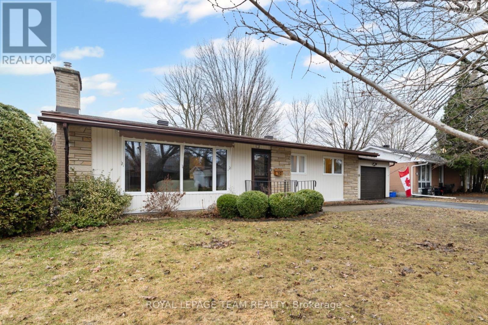 30 Elmsley Crescent, Ottawa, Ontario  K2H 6V3 - Photo 2 - X13010740