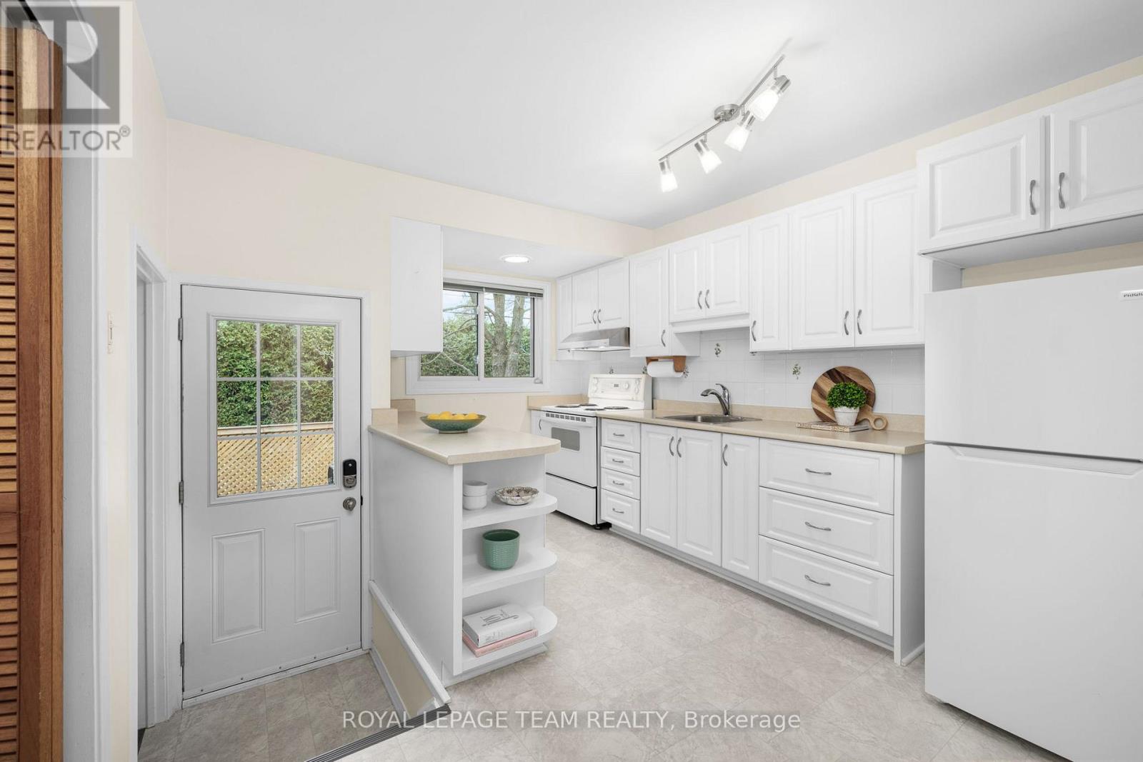 30 Elmsley Crescent, Ottawa, Ontario  K2H 6V3 - Photo 20 - X13010740