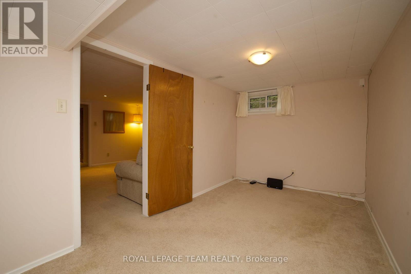 30 Elmsley Crescent, Ottawa, Ontario  K2H 6V3 - Photo 37 - X13010740