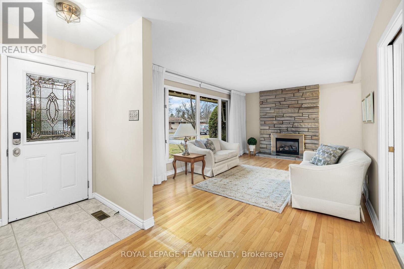 30 Elmsley Crescent, Ottawa, Ontario  K2H 6V3 - Photo 5 - X13010740