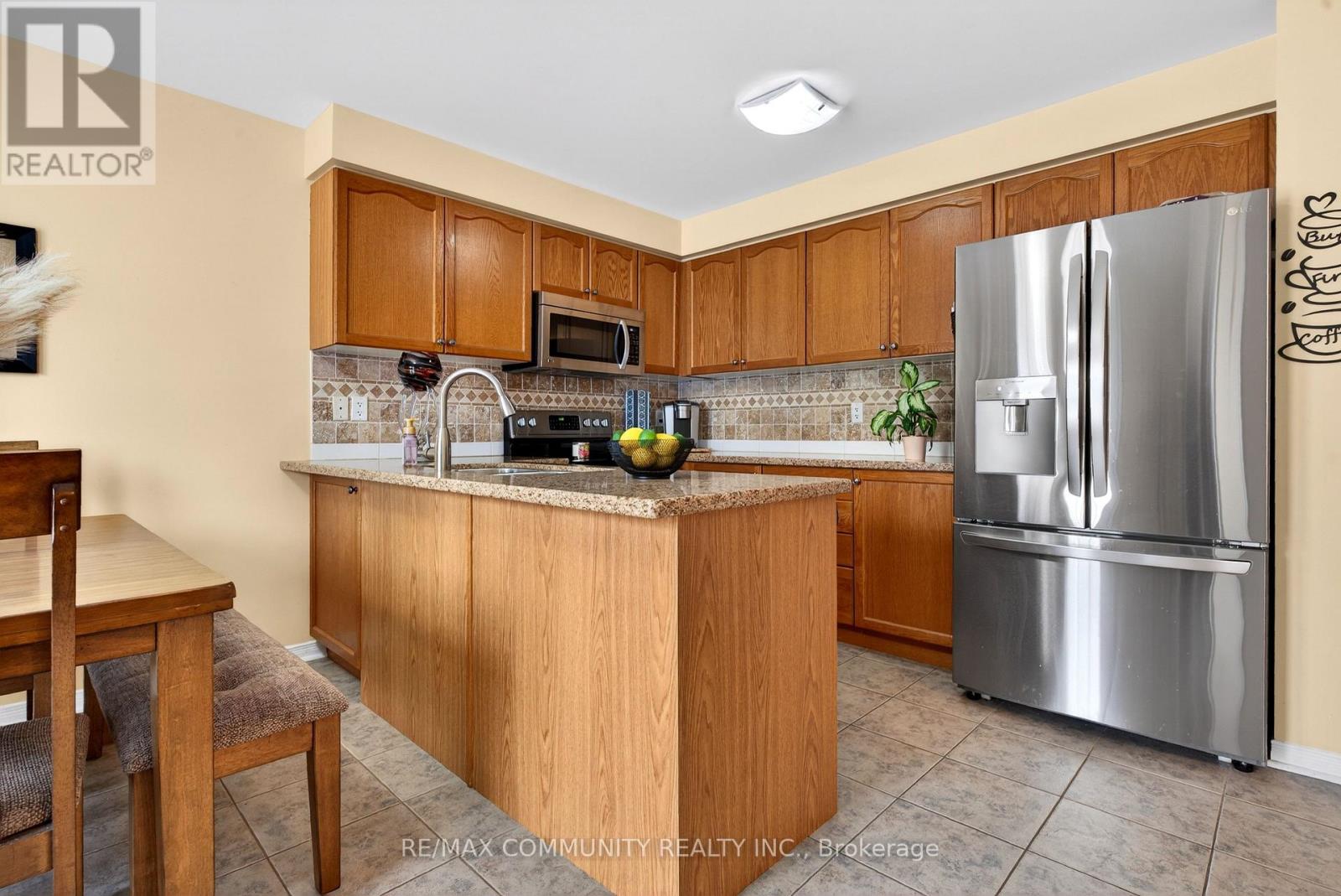 1210 Meath Drive, Oshawa, Ontario  L1K 0G5 - Photo 13 - E13010690