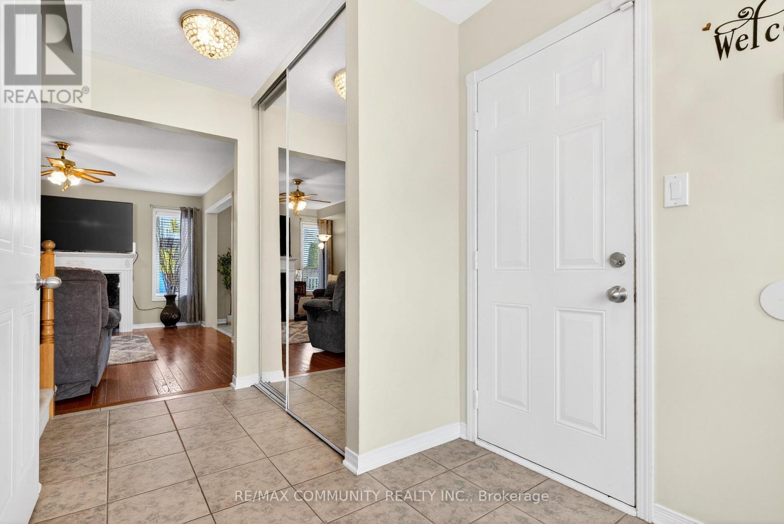 1210 Meath Drive, Oshawa, Ontario  L1K 0G5 - Photo 6 - E13010690