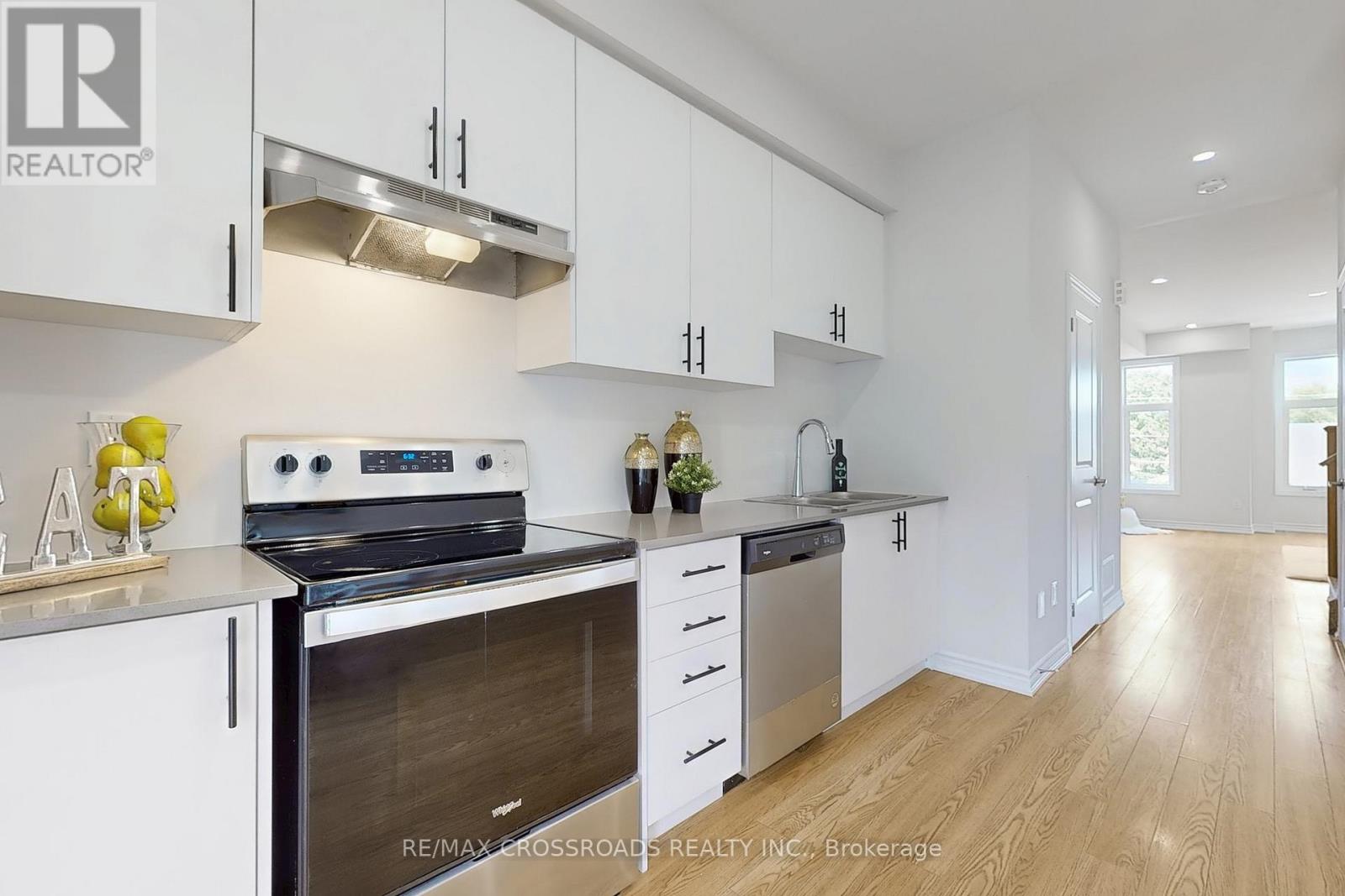 384 Okanagan Path, Oshawa, Ontario  L1H 0B1 - Photo 11 - E13010716