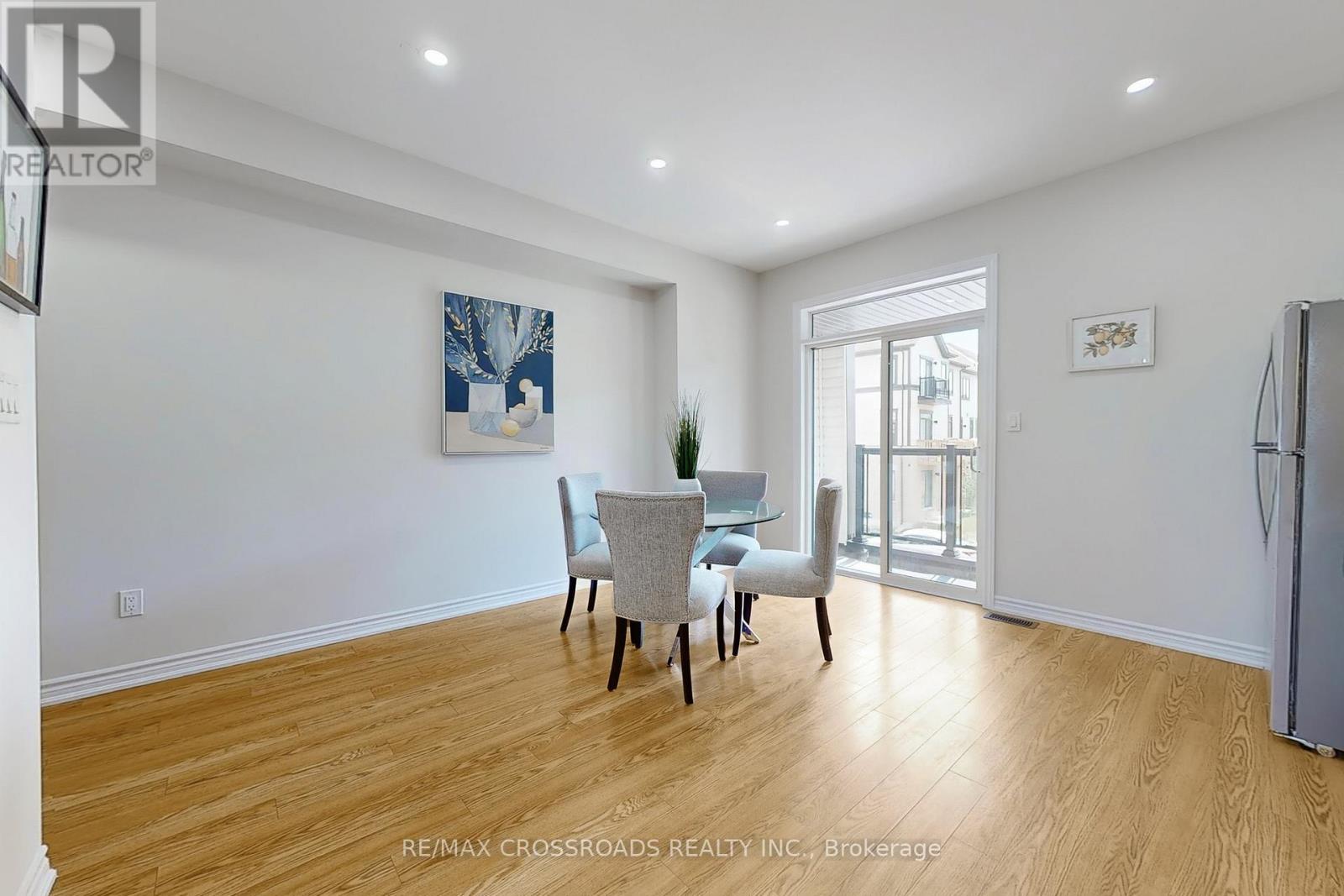 384 Okanagan Path, Oshawa, Ontario  L1H 0B1 - Photo 4 - E13010716