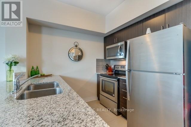 207 - 10 Concord Place, Grimsby, Ontario  L3M 0G6 - Photo 5 - X13010706