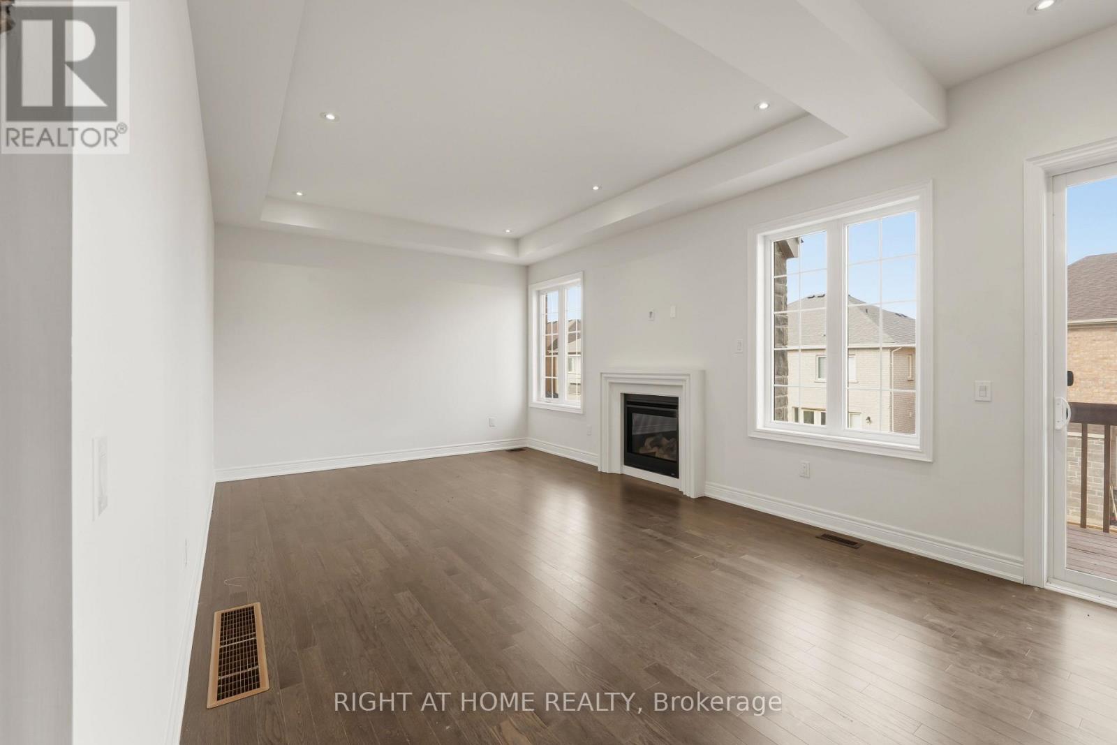 70 Carriage Shop Bend, East Gwillimbury, Ontario  L9N 0C6 - Photo 10 - N13010700