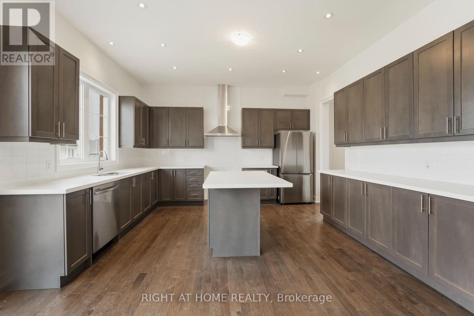 70 Carriage Shop Bend, East Gwillimbury, Ontario  L9N 0C6 - Photo 13 - N13010700