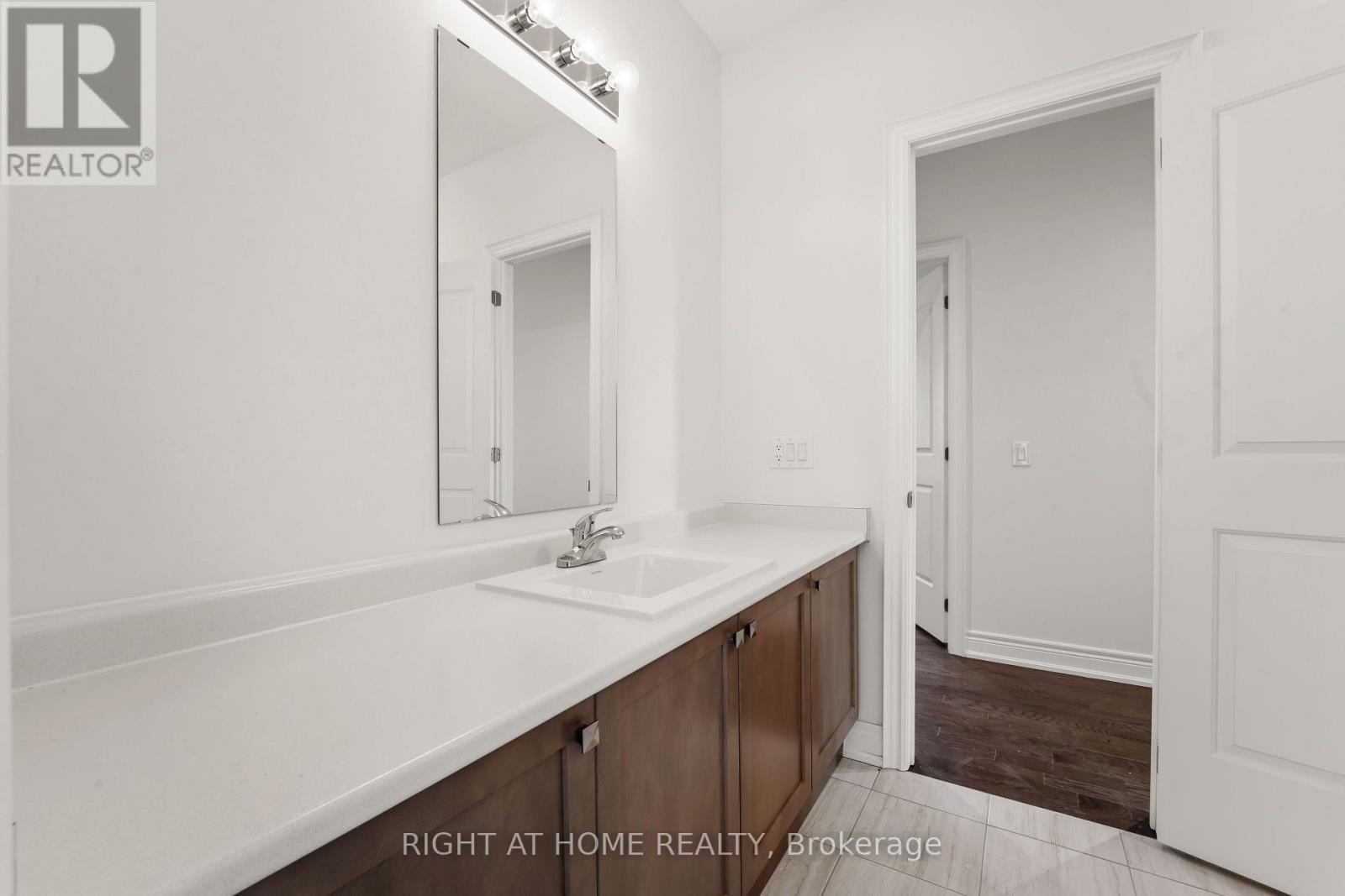 70 Carriage Shop Bend, East Gwillimbury, Ontario  L9N 0C6 - Photo 35 - N13010700