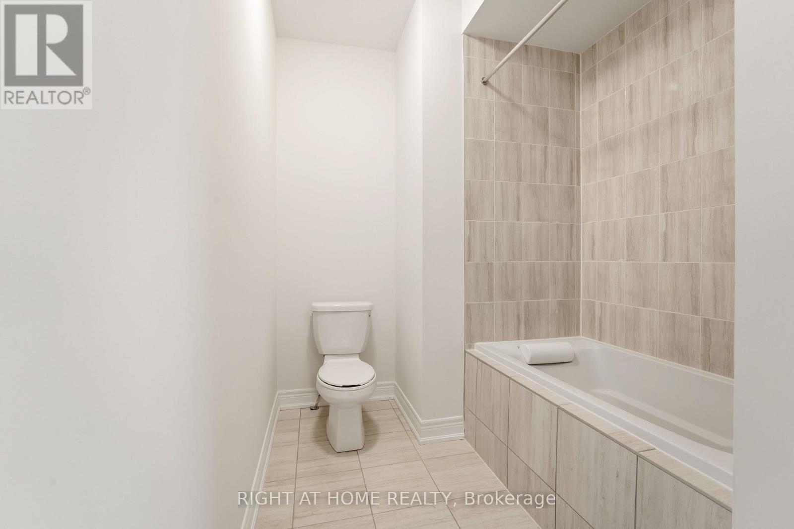 70 Carriage Shop Bend, East Gwillimbury, Ontario  L9N 0C6 - Photo 36 - N13010700