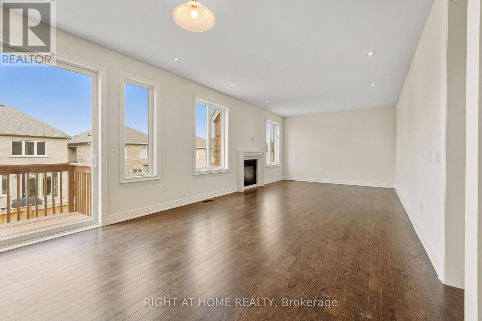 92 Carriage Shop Bend, East Gwillimbury, Ontario  L9N 0Y3 - Photo 15 - N13010704