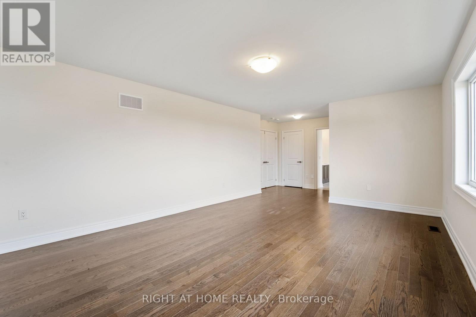 92 Carriage Shop Bend, East Gwillimbury, Ontario  L9N 0Y3 - Photo 21 - N13010704