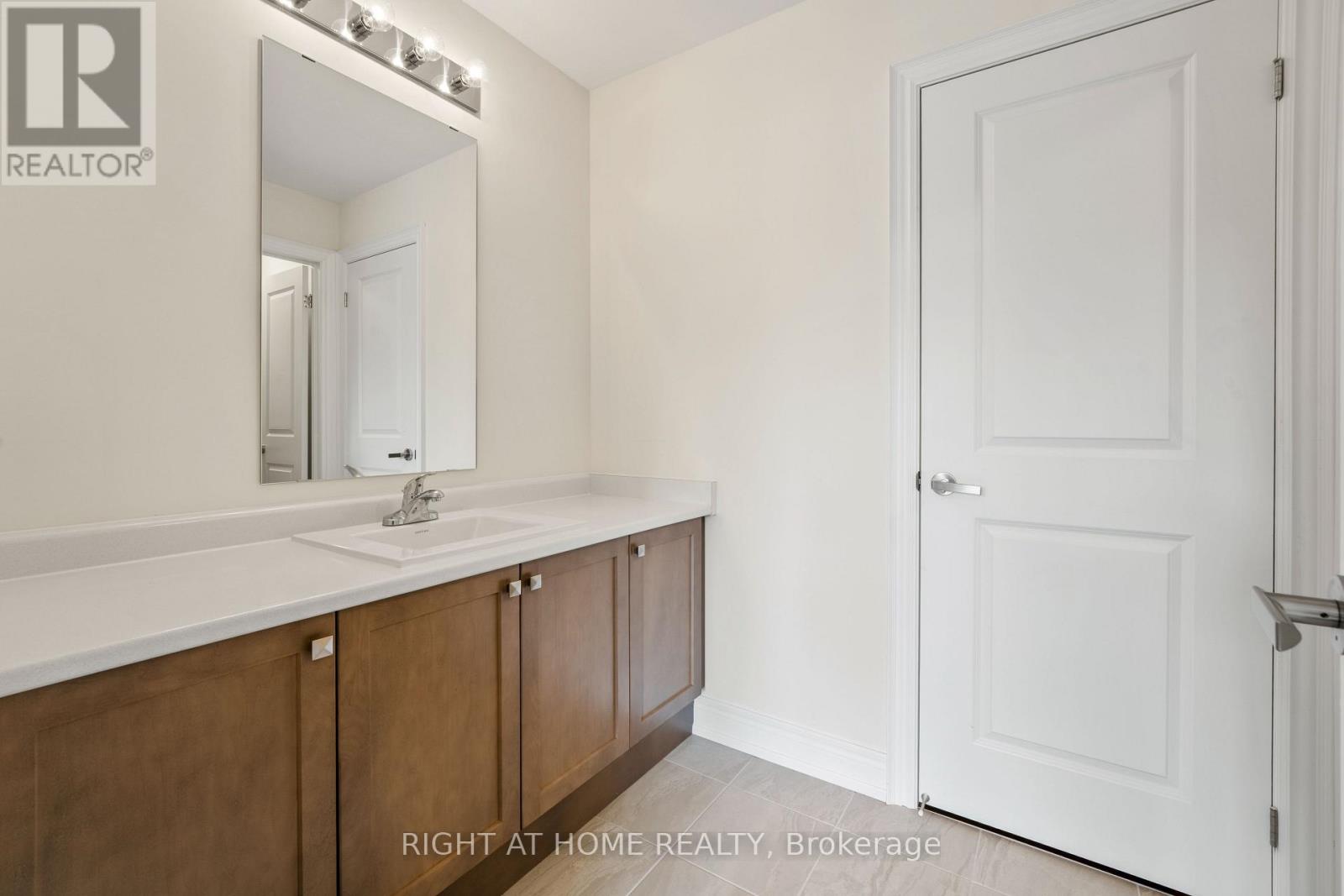 92 Carriage Shop Bend, East Gwillimbury, Ontario  L9N 0Y3 - Photo 31 - N13010704