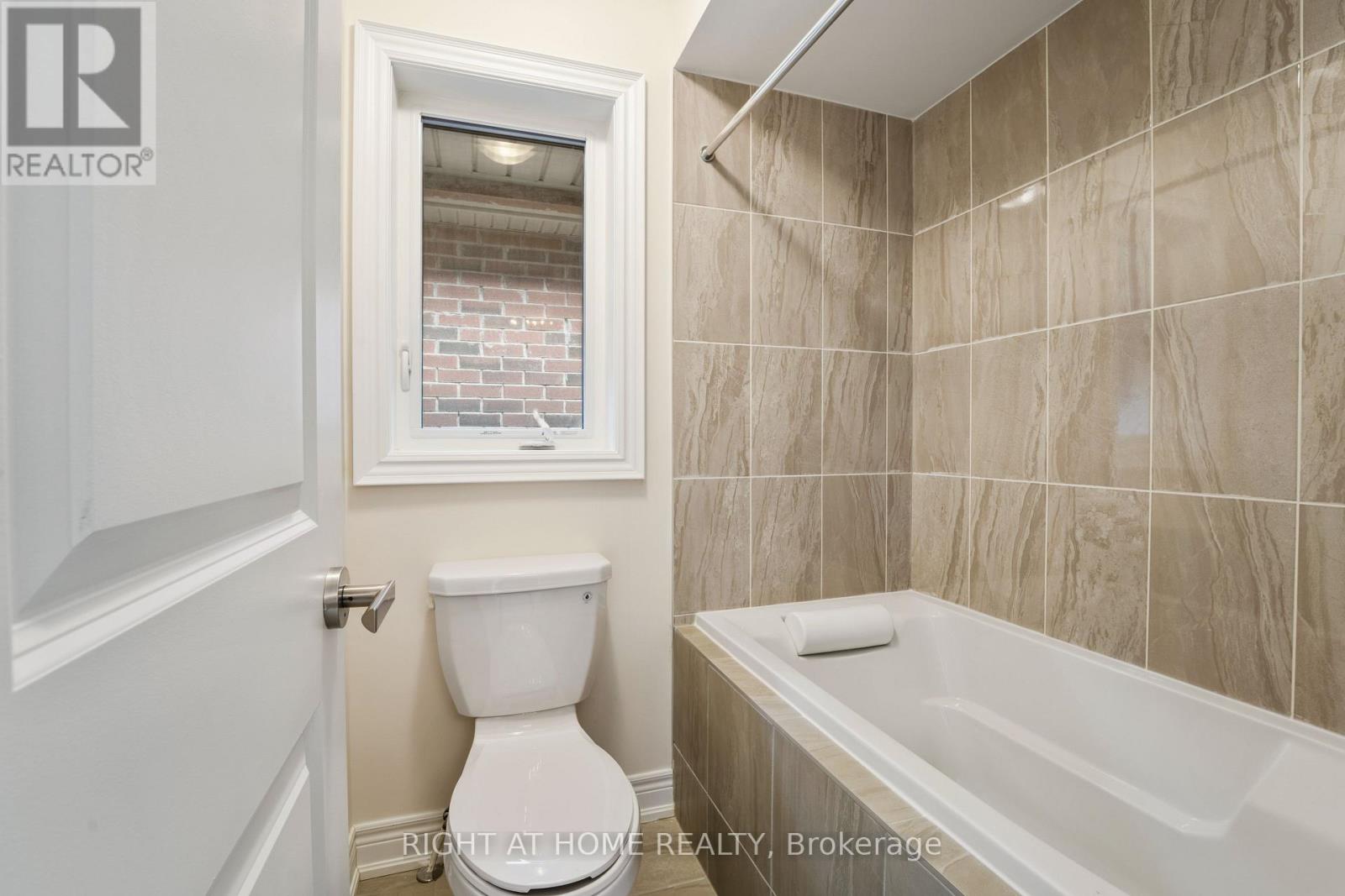 92 Carriage Shop Bend, East Gwillimbury, Ontario  L9N 0Y3 - Photo 32 - N13010704