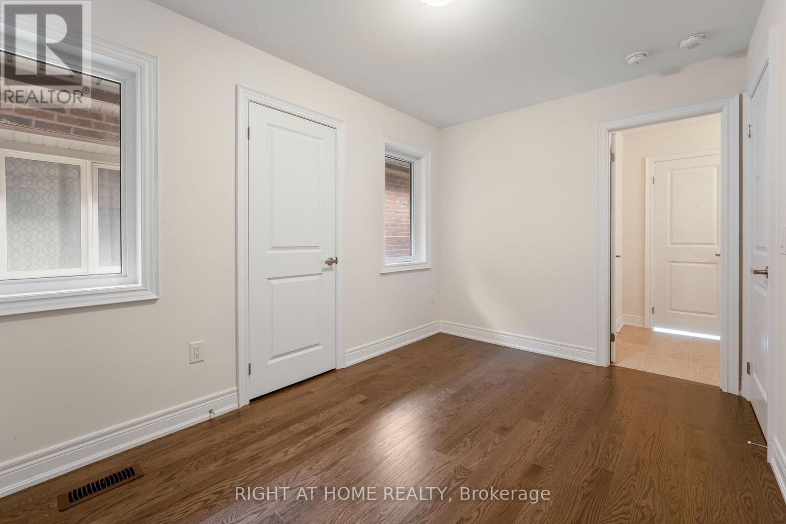 92 Carriage Shop Bend, East Gwillimbury, Ontario  L9N 0Y3 - Photo 34 - N13010704