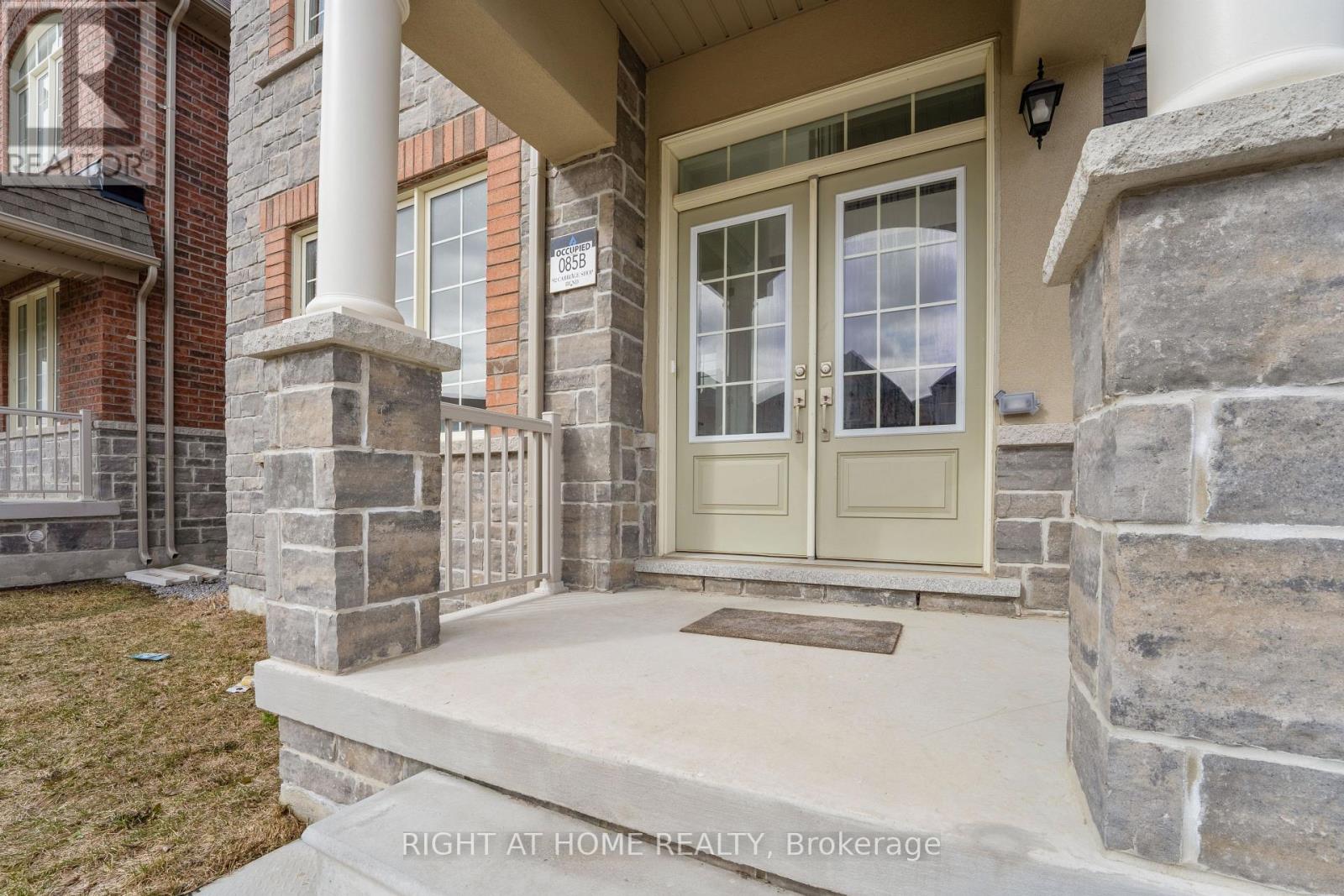 92 Carriage Shop Bend, East Gwillimbury, Ontario  L9N 0Y3 - Photo 4 - N13010704