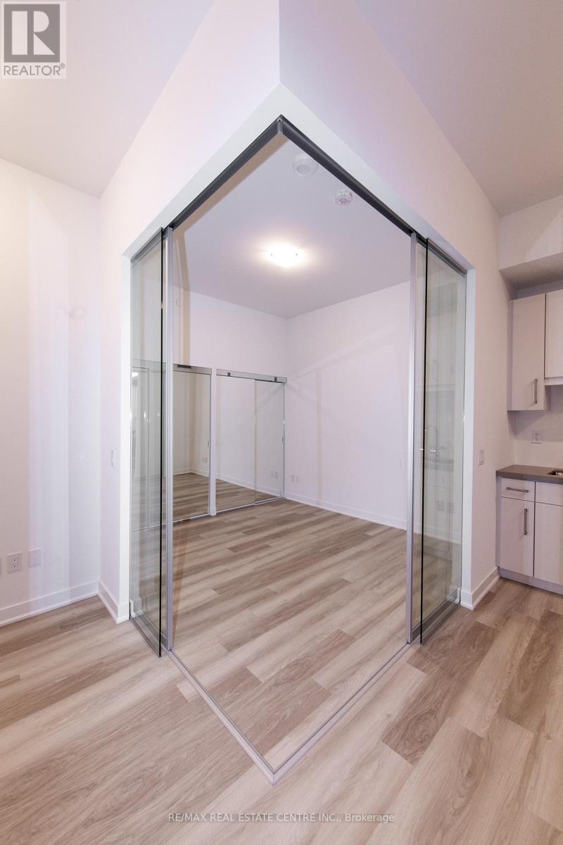 414 - 2007 James Street, Burlington, Ontario  L7R 0G7 - Photo 18 - W12832934