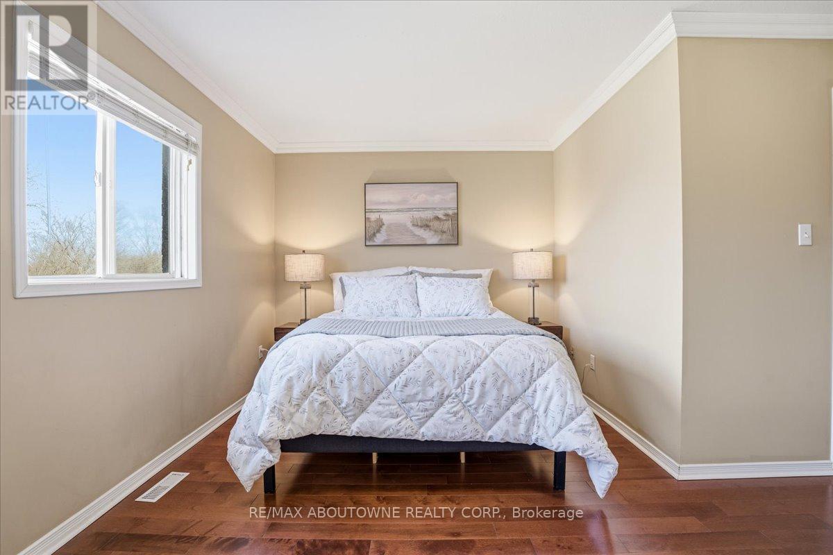 2377 Dalebrook Drive, Oakville, Ontario  L6H 6K4 - Photo 25 - W13010708