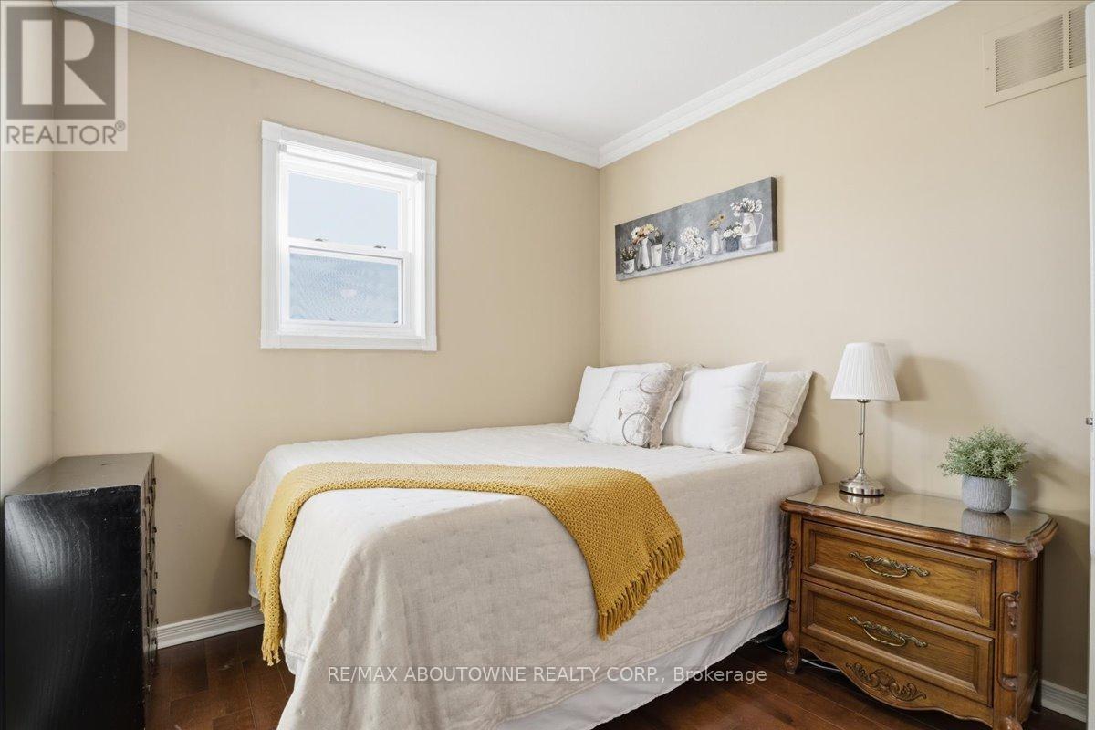 2377 Dalebrook Drive, Oakville, Ontario  L6H 6K4 - Photo 32 - W13010708