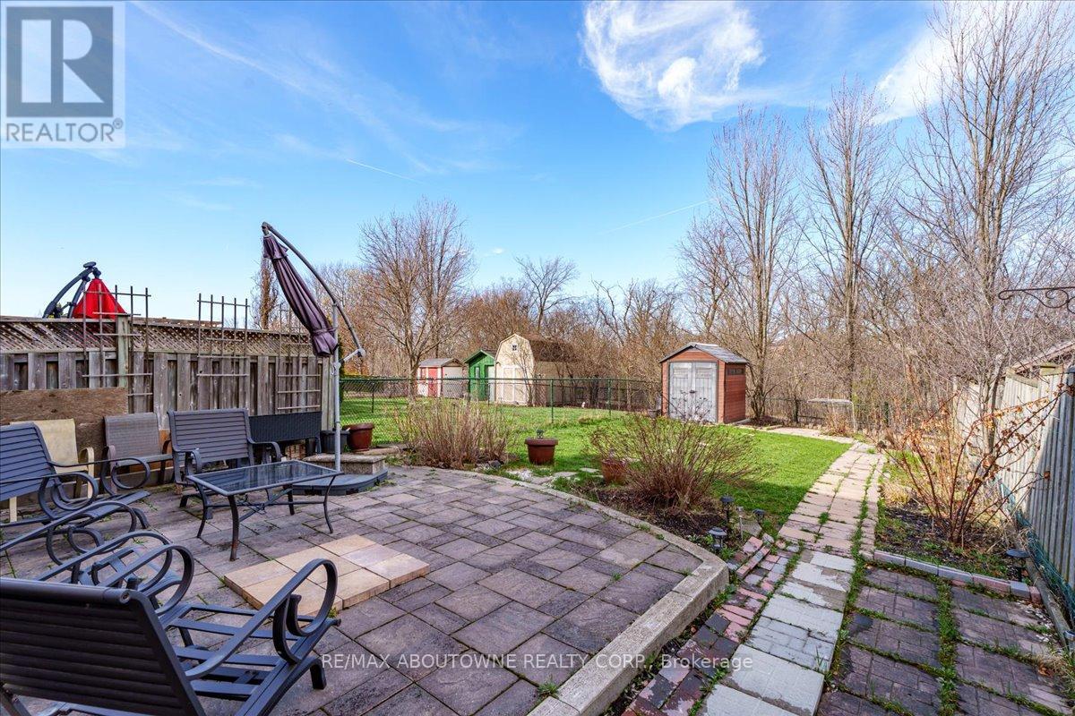 2377 Dalebrook Drive, Oakville, Ontario  L6H 6K4 - Photo 39 - W13010708