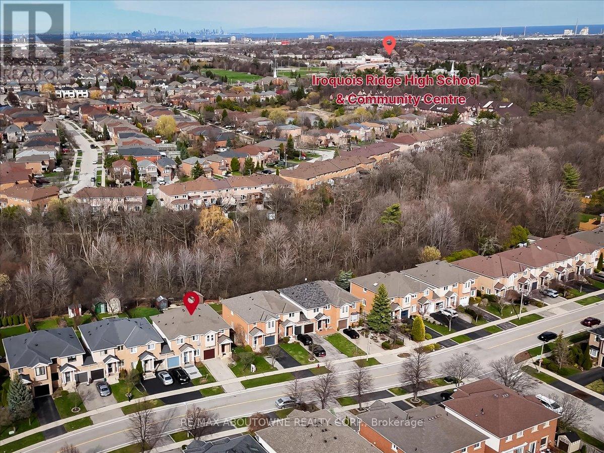 2377 Dalebrook Drive, Oakville, Ontario  L6H 6K4 - Photo 4 - W13010708