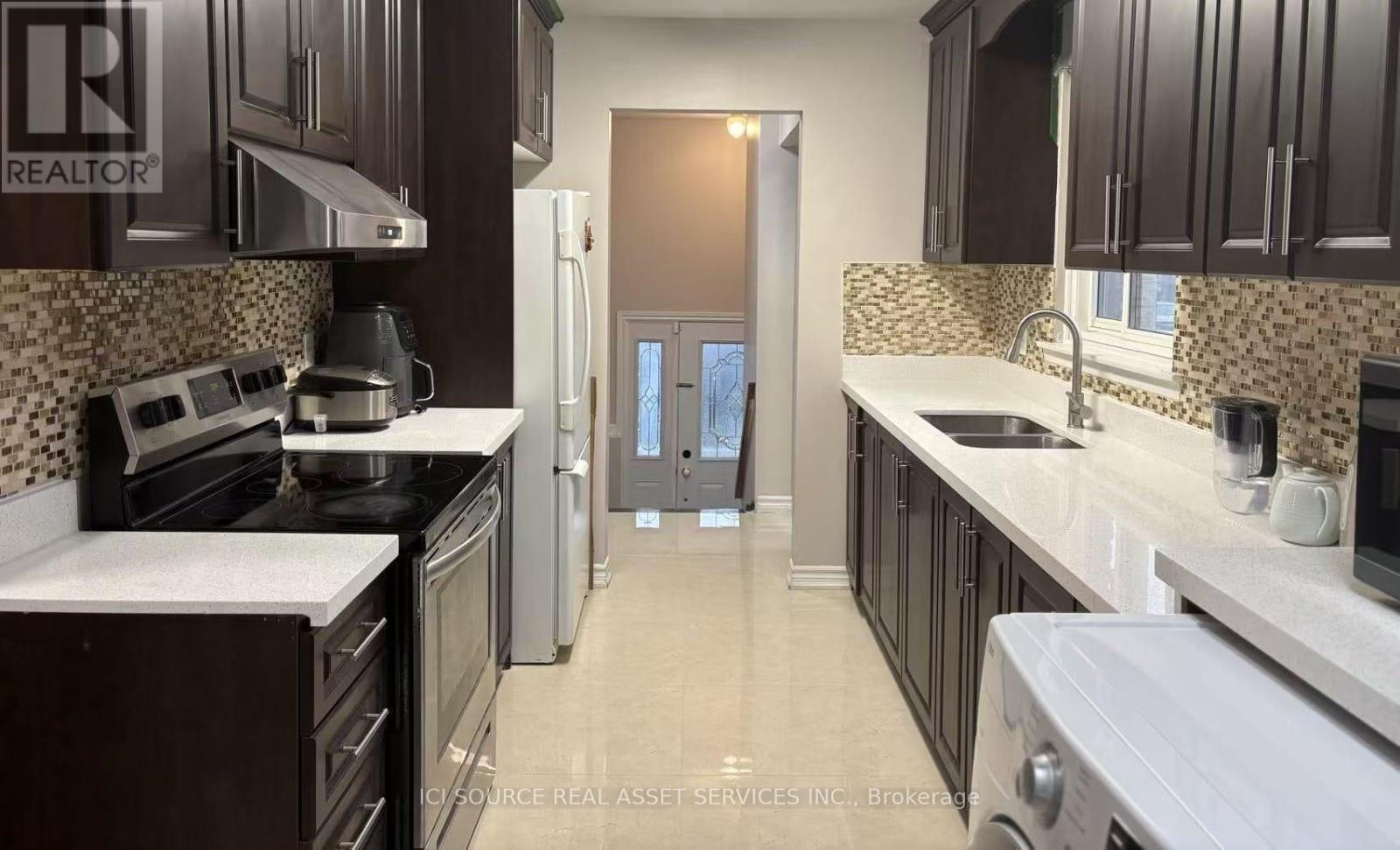 Upper Unit - 19 Talbot Street, Brampton, Ontario  L6X 2P4 - Photo 5 - W13010752