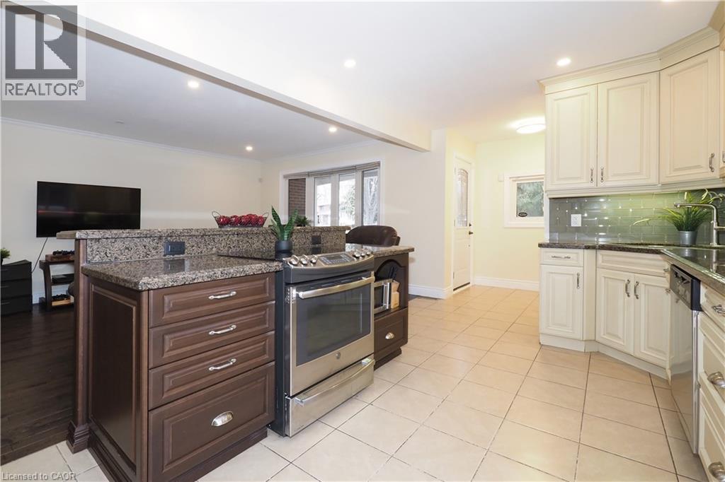 163 Pinegrove Crescent, Waterloo, Ontario  N2L 4T9 - Photo 11 - 40814213