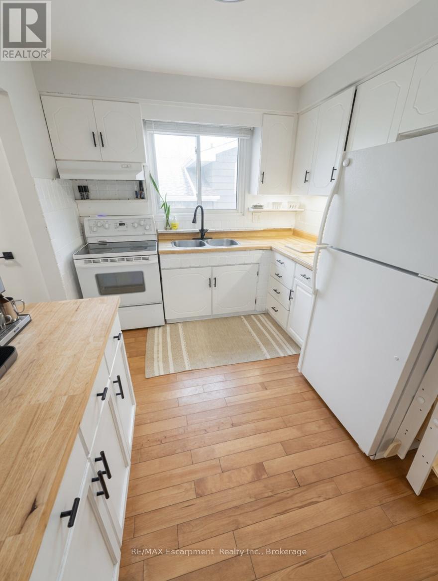 8383 Mundare Crescent, Niagara Falls, Ontario  L2G 7M6 - Photo 3 - X13010794