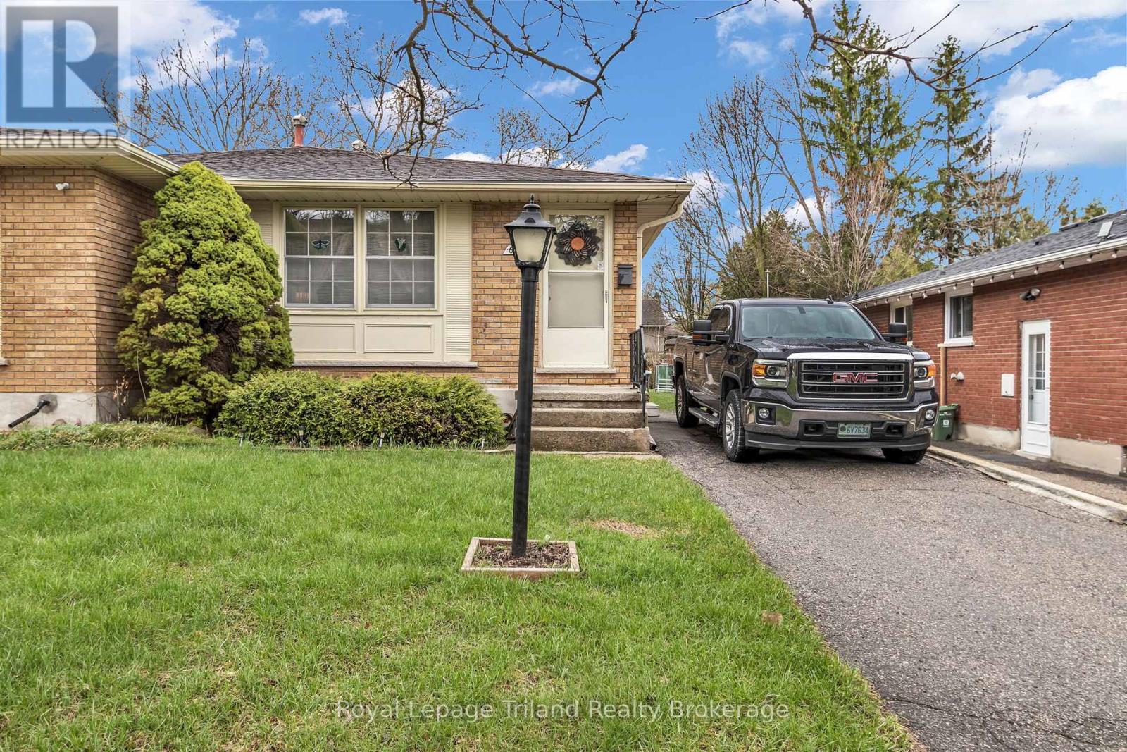 677 & 679 Sevilla Park Place, London East, Ontario  N5Y 4H9 - Photo 2 - X13010772