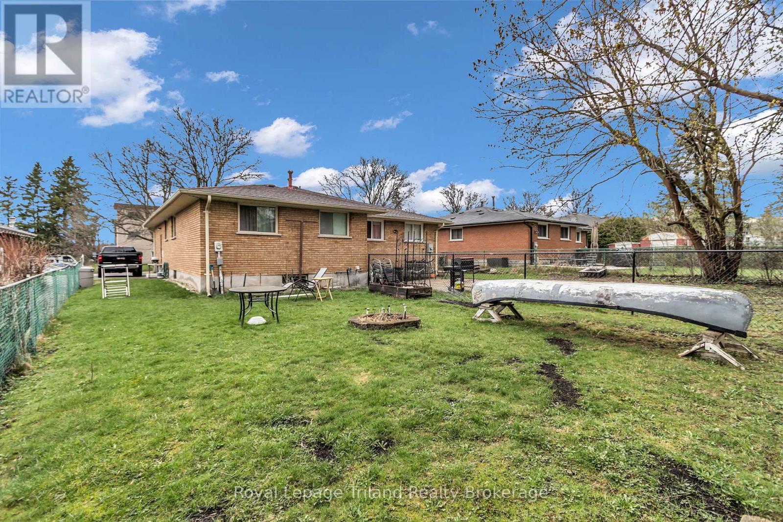 677 & 679 Sevilla Park Place, London East, Ontario  N5Y 4H9 - Photo 4 - X13010772