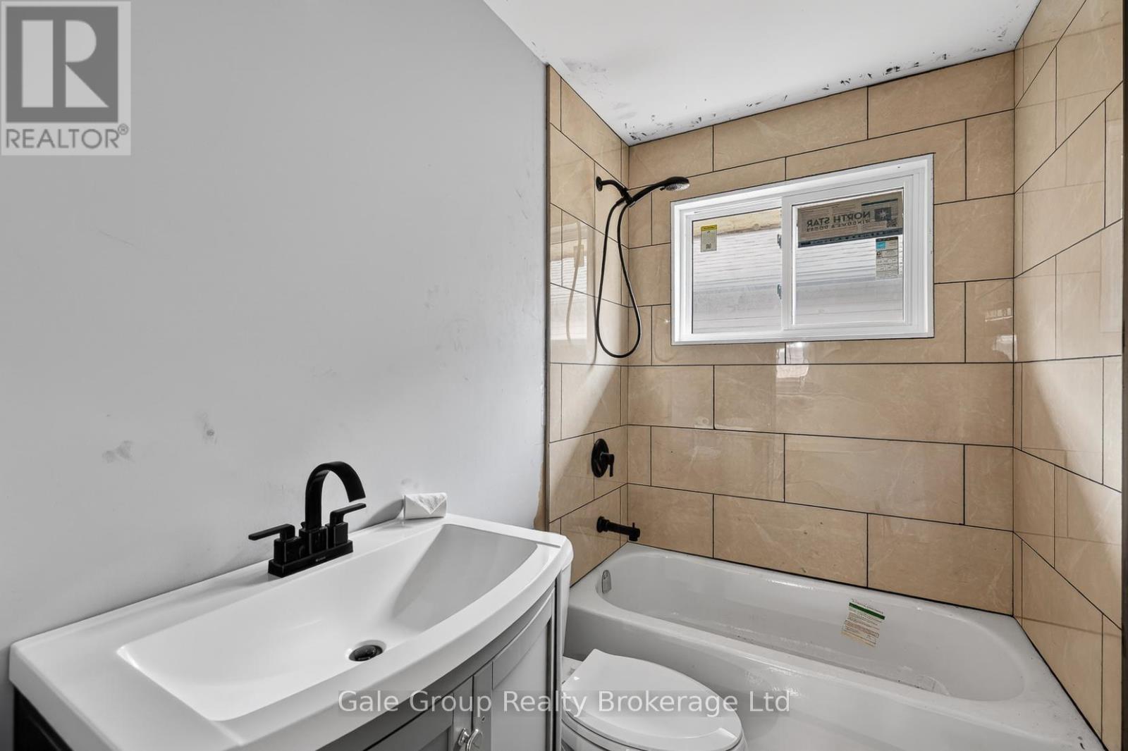 21 Cronyn Street, Woodstock, Ontario  N4S 3T4 - Photo 9 - X13010776