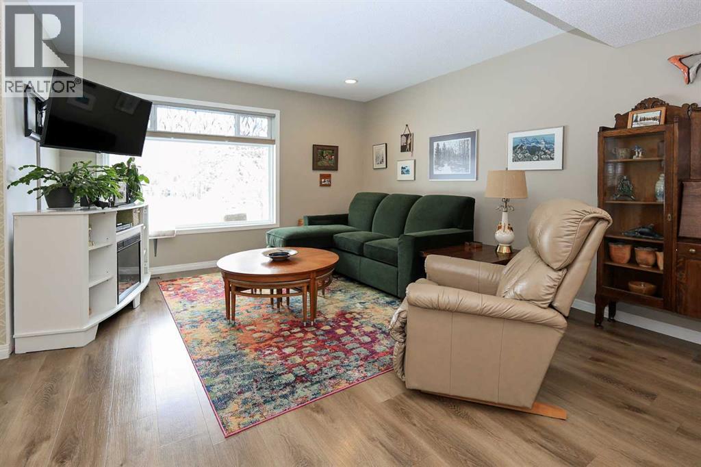 4605 44 Street, Red Deer, Alberta  T4N 6S7 - Photo 4 - A2302621