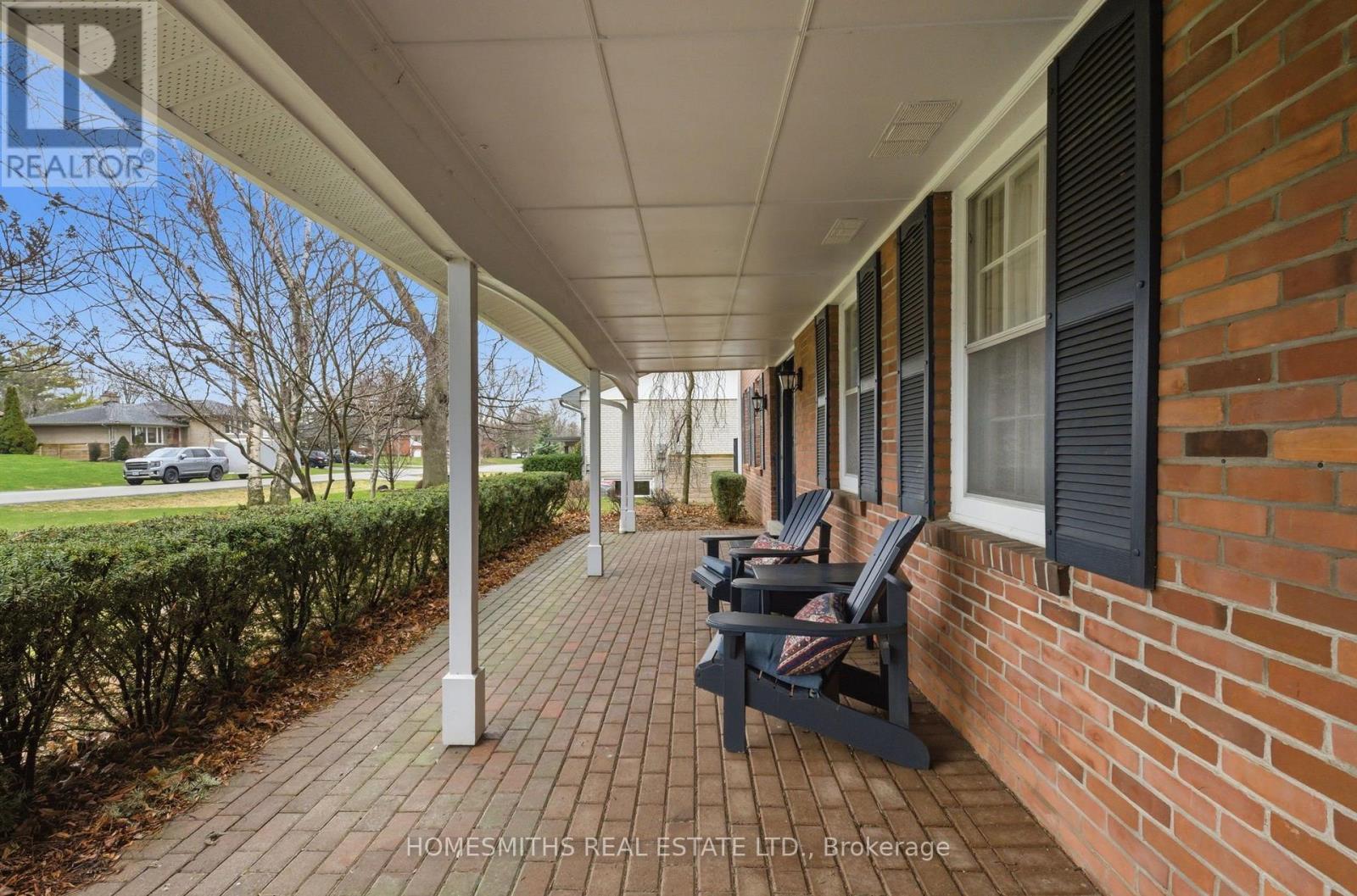 356 Fairview Drive, Whitby, Ontario  L1N 3A8 - Photo 4 - E13010808