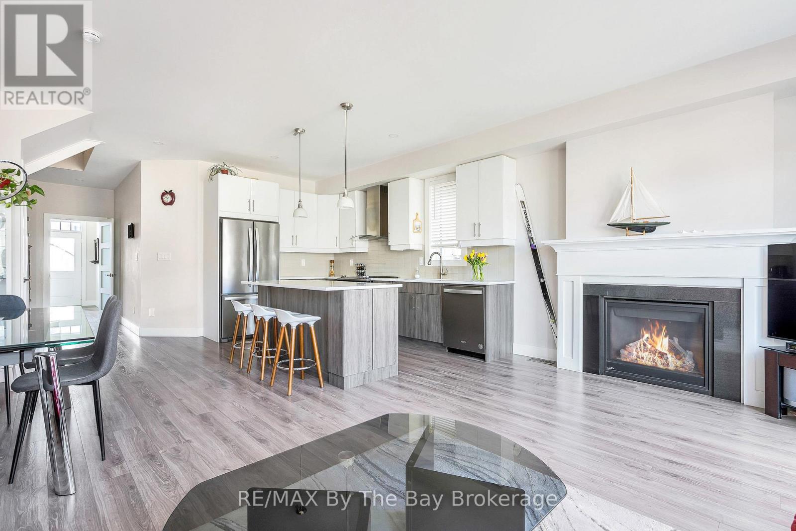 112 Sycamore Street, Blue Mountains, Ontario  L9Y 4E2 - Photo 8 - X13010780