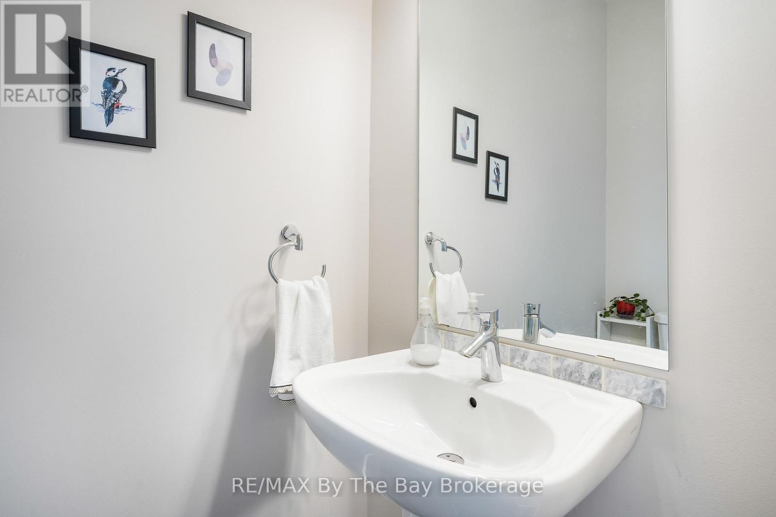 112 Sycamore Street, Blue Mountains, Ontario  L9Y 4E2 - Photo 9 - X13010780