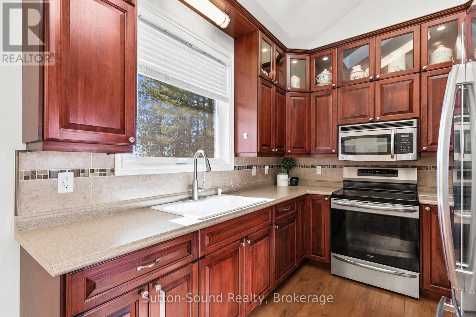 339605 Presqu'ile Road, Georgian Bluffs, Ontario  N0H 1S0 - Photo 12 - X13010786