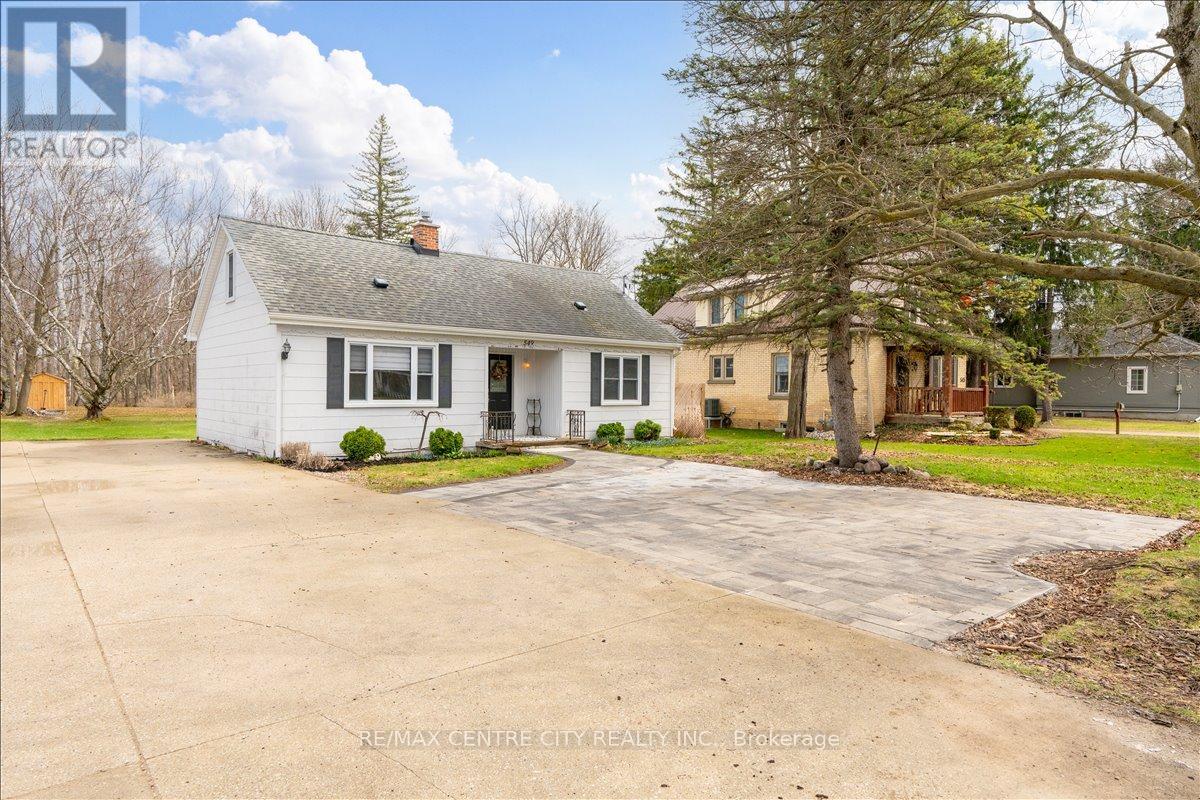549 Victoria Street, Strathroy-Caradoc, Ontario  N7G 3C2 - Photo 2 - X13010778